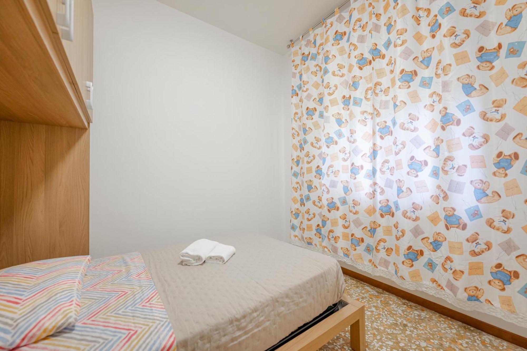 Apartament Tatiana Flat - 10 Minutes To - Mestre Train Station - Free Parking